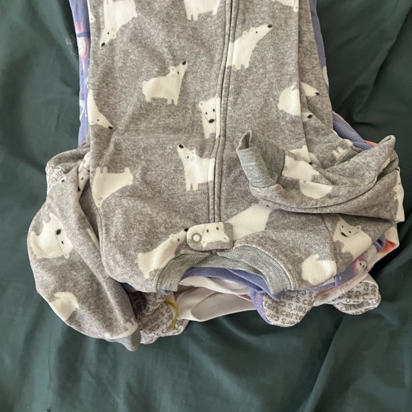 Carters Print footed fleece Pajama bundle 2T - Picture 15 of 15